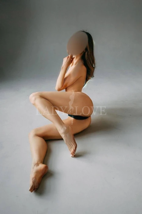 Ella – Erotic massage in Prague