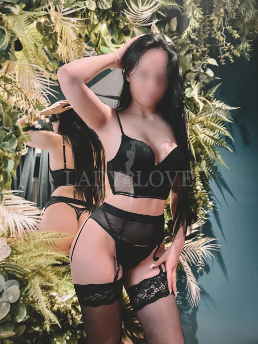 Emma: Erotická masáže – Praha