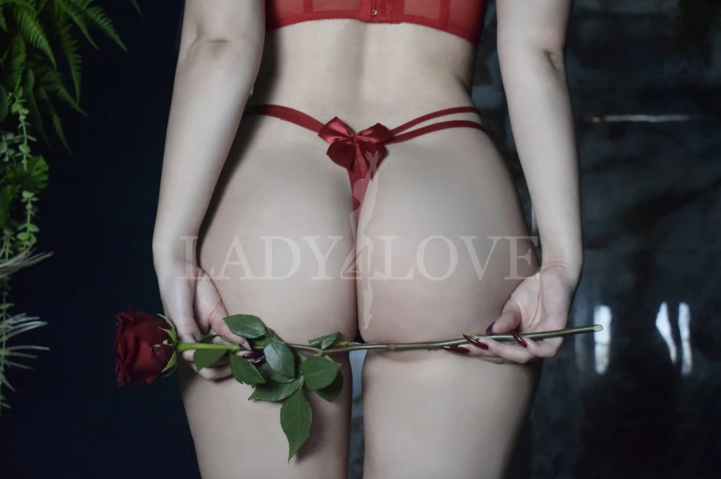 Emma: Erotická masáže – Praha