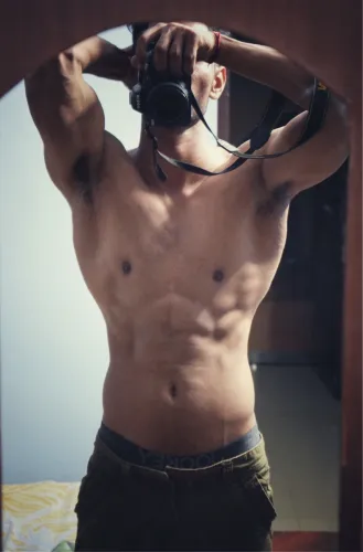 Эскорт-модель для секса Yishu