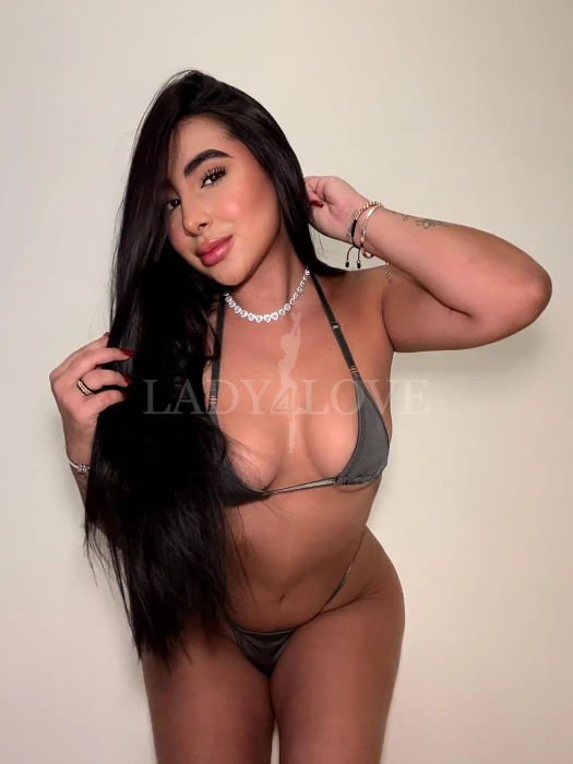 Escort Model photos Selene