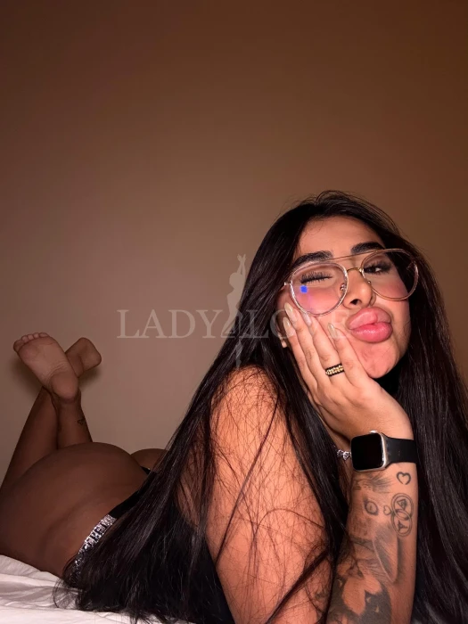 Escort Model photos Selene