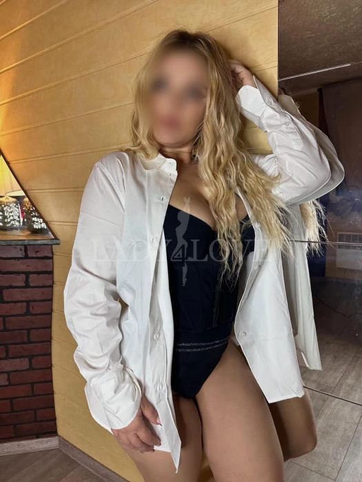 Escort Model photos Kristýna