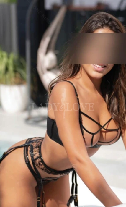 Escort Model photos Sima