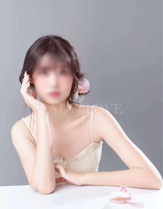 Escort Model photos Kimi