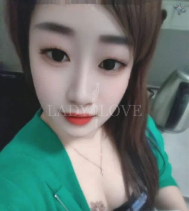 Escort Model photos Xin