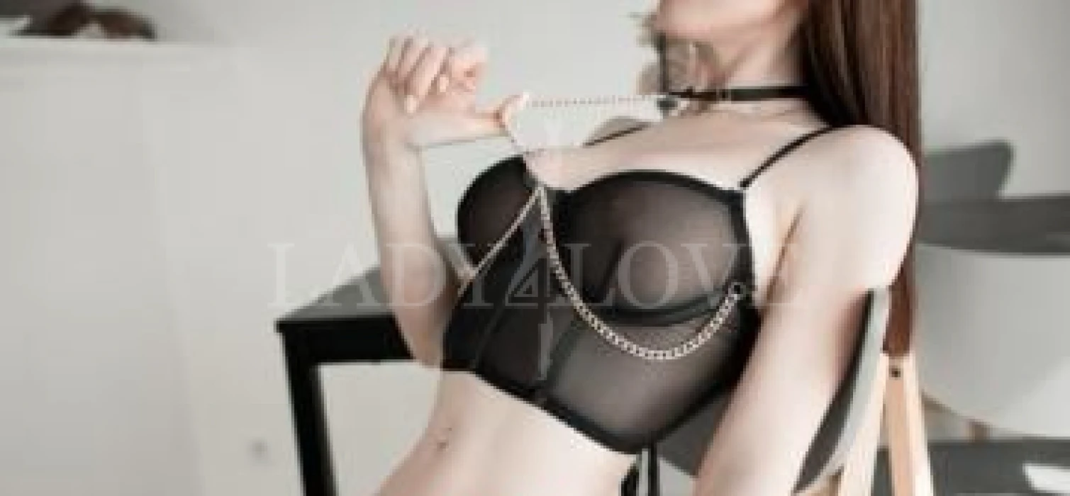 Escort Model photos Petra