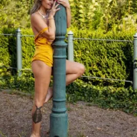 Zaneta Cyntie: Erotická masáže – [object Object]