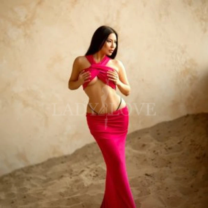 Escort Model photos Amina