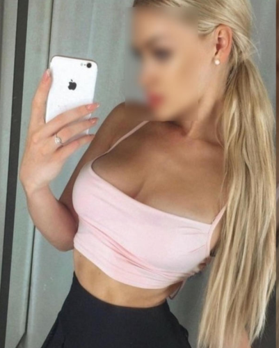 Escort Model Aurora Photos