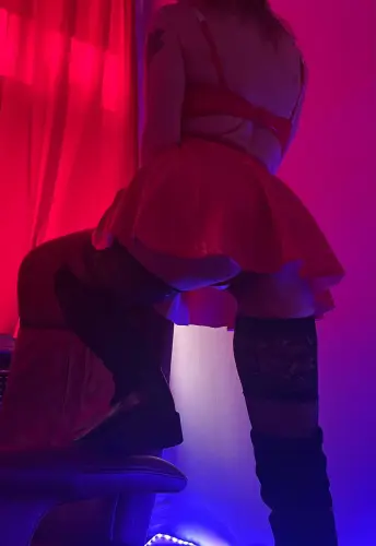 Escort Model Sara Photos