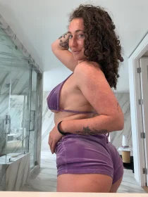 Escort Model photos Naomie