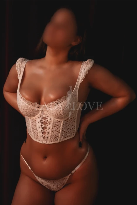 Anna – Erotic massage in Prague