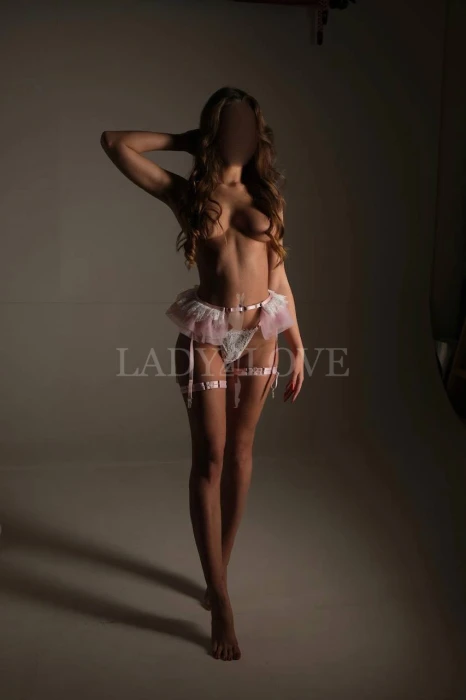 Lea – Erotic massage in Prague