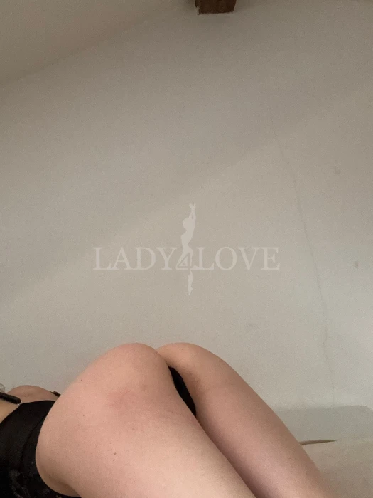 Escort Model photos Arina23