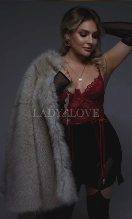 Escort Model photos Lina