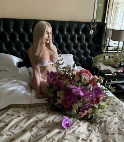 Escort Model photos VANESSA