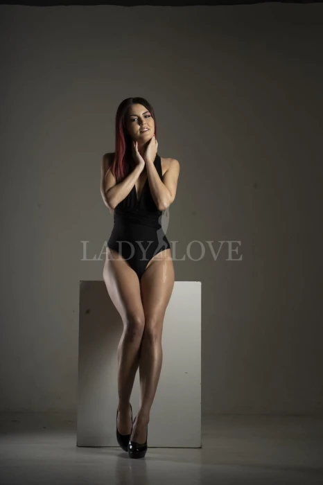 Cindy Shine – Erotic massage in Prague