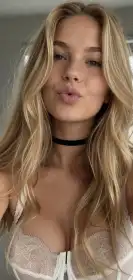 Escort Model photos Candy
