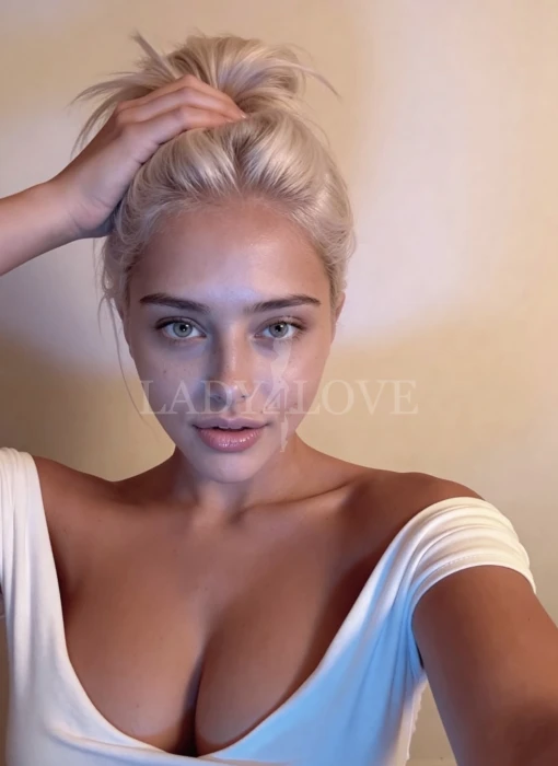Escort Model photos AGATHA