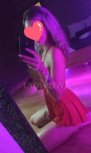 Escort Model Viky Photos