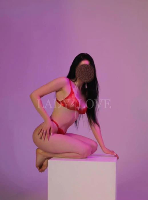 Escort Model photos Zlata
