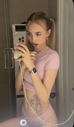 Escort Model Mary Photos