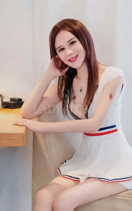 Escort Model photos Linda