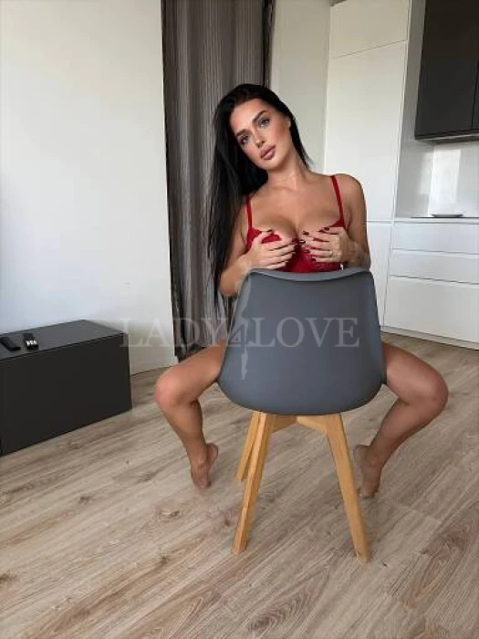 Escort Model photos Alina