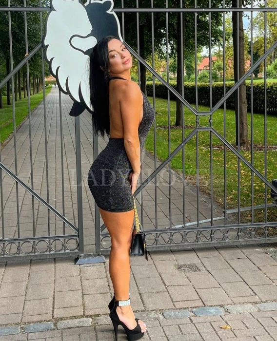 Фотографии – эскорт-модель для секса Daphne Klyde