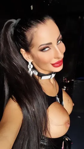 Holka na sex Valentina Sierra – Česko