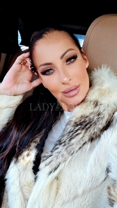 Escort Model photos Valentina Sierra