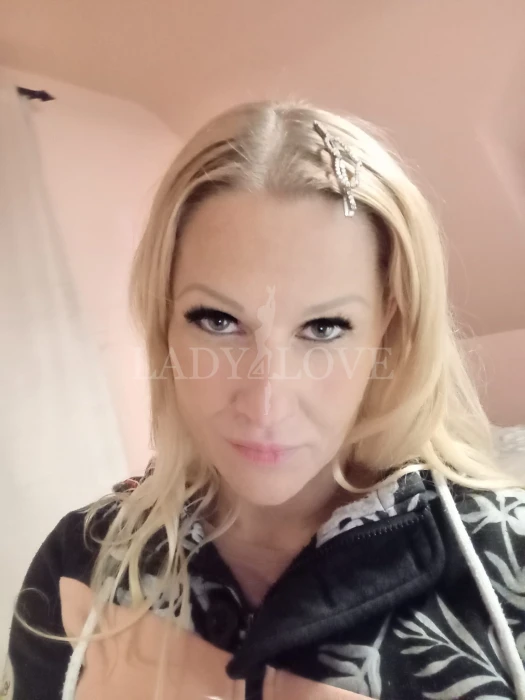 Фотографии – эскорт-модель для секса Czech Pornstar escort - Sandra