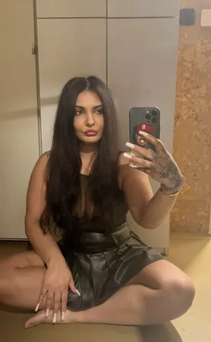 Эскорт-модель для секса Sára