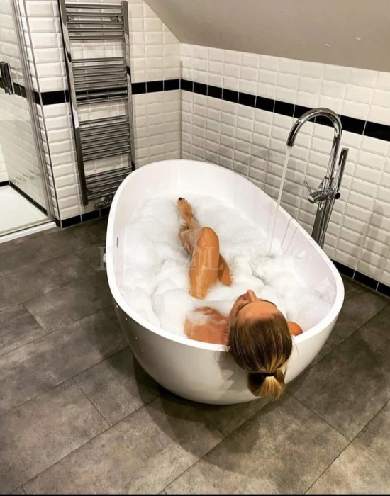 Фотографии – эскорт-модель для секса Češka Laura
