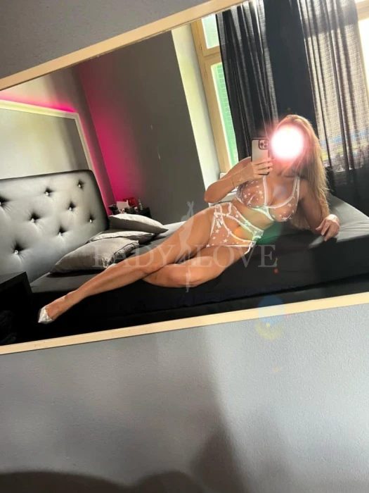 Escort Model photos Inna