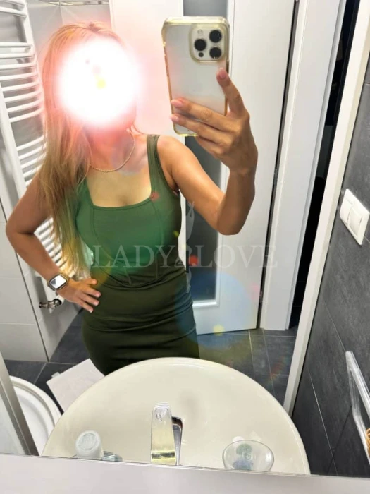 Escort Model photos Inna