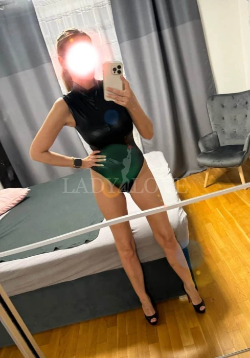 Escort Model photos Inna