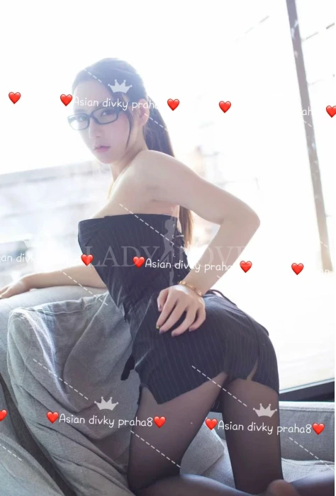 Escort Model photos Mika