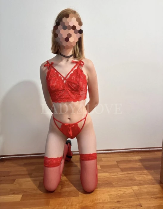Escort Model photos Dana